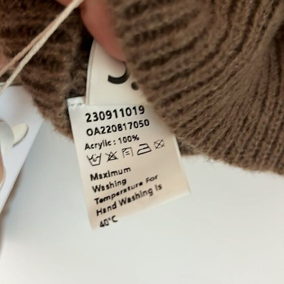 NWT REVOLVE & ANTHROPOLOGIE lovers COMMENSE taupe cropped Sweater XS - Picture 9 of 13